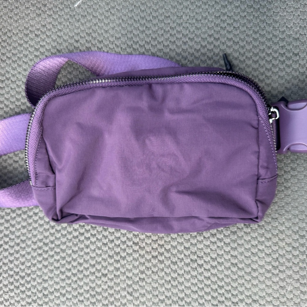 Ododos Purple Belt Bag - NWOT